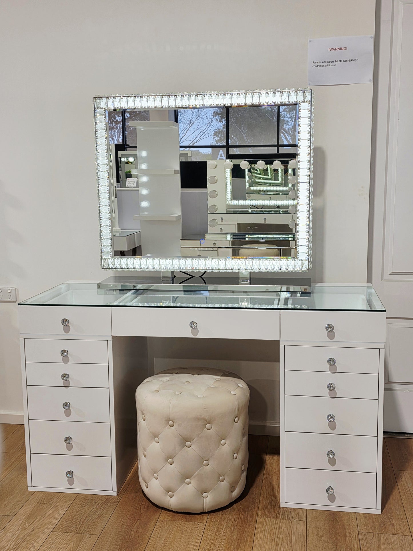 HIGH QUALITY - MILA ROSE Beauty Station + XL DiamondX Hollywood Makeup Mirror with Sensor Dimmer