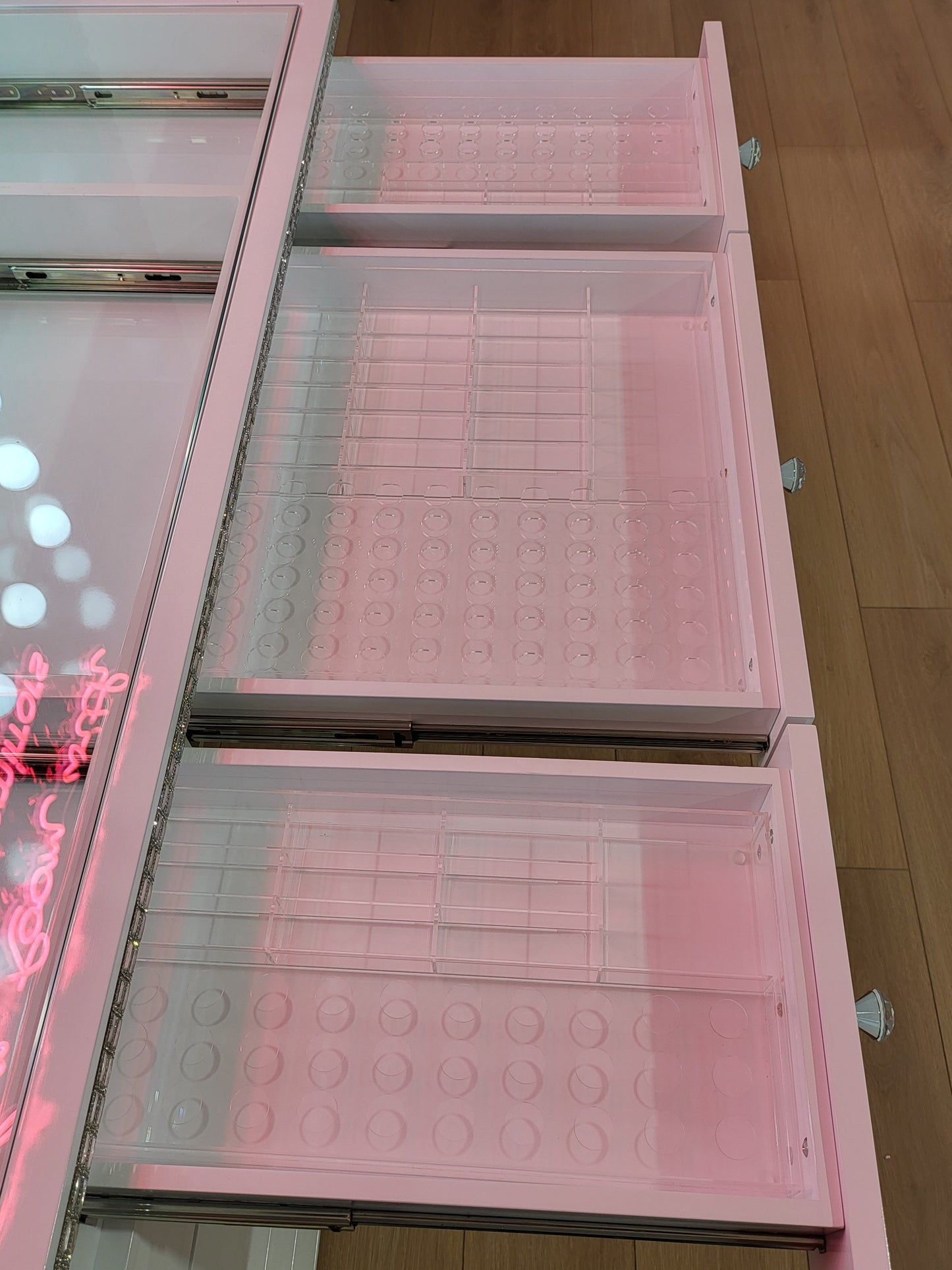 CLEARANCE - Mini Diamond Style Beauty Station + Large Diamond Makeup Mirror with Bluetooth Speaker