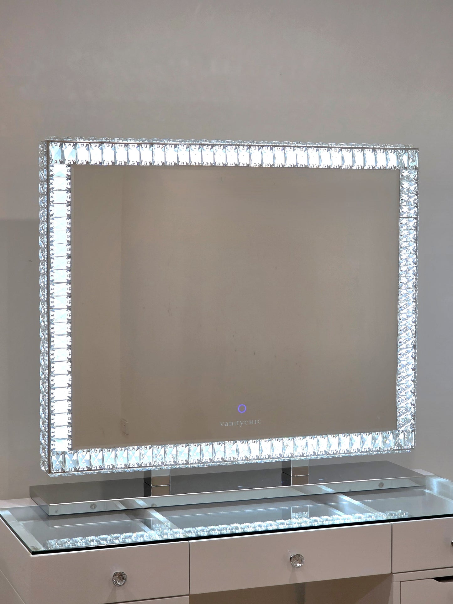 DiamondX Hollywood Makeup Mirror with Tri-Lights