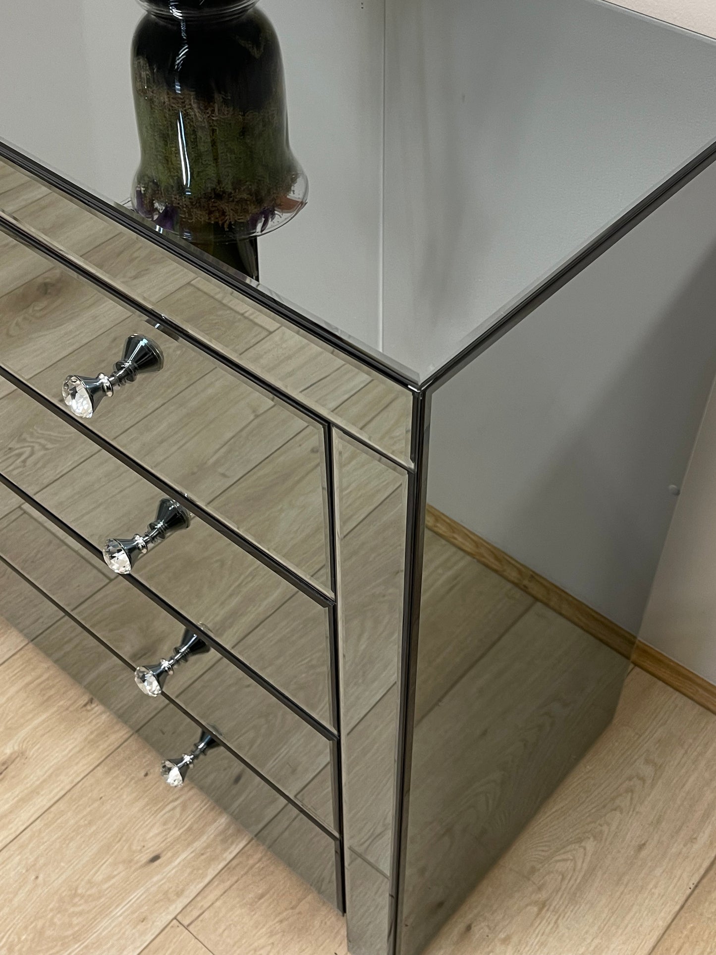 STOCK CLEARANCE - 5 Drawers Mirrored Chest