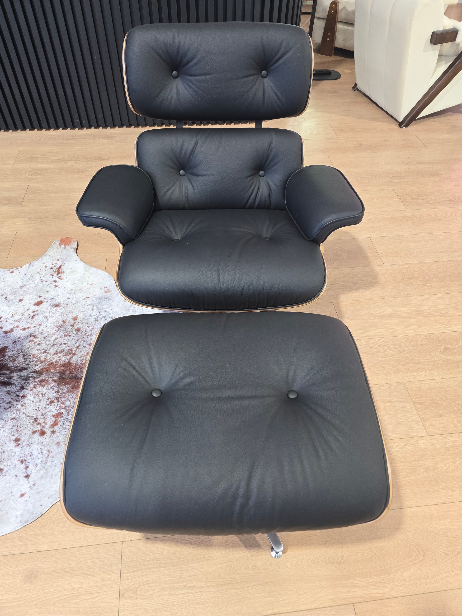 Luxor Eames Replica Leather Lounge Chair Ottoman Set – Vanity