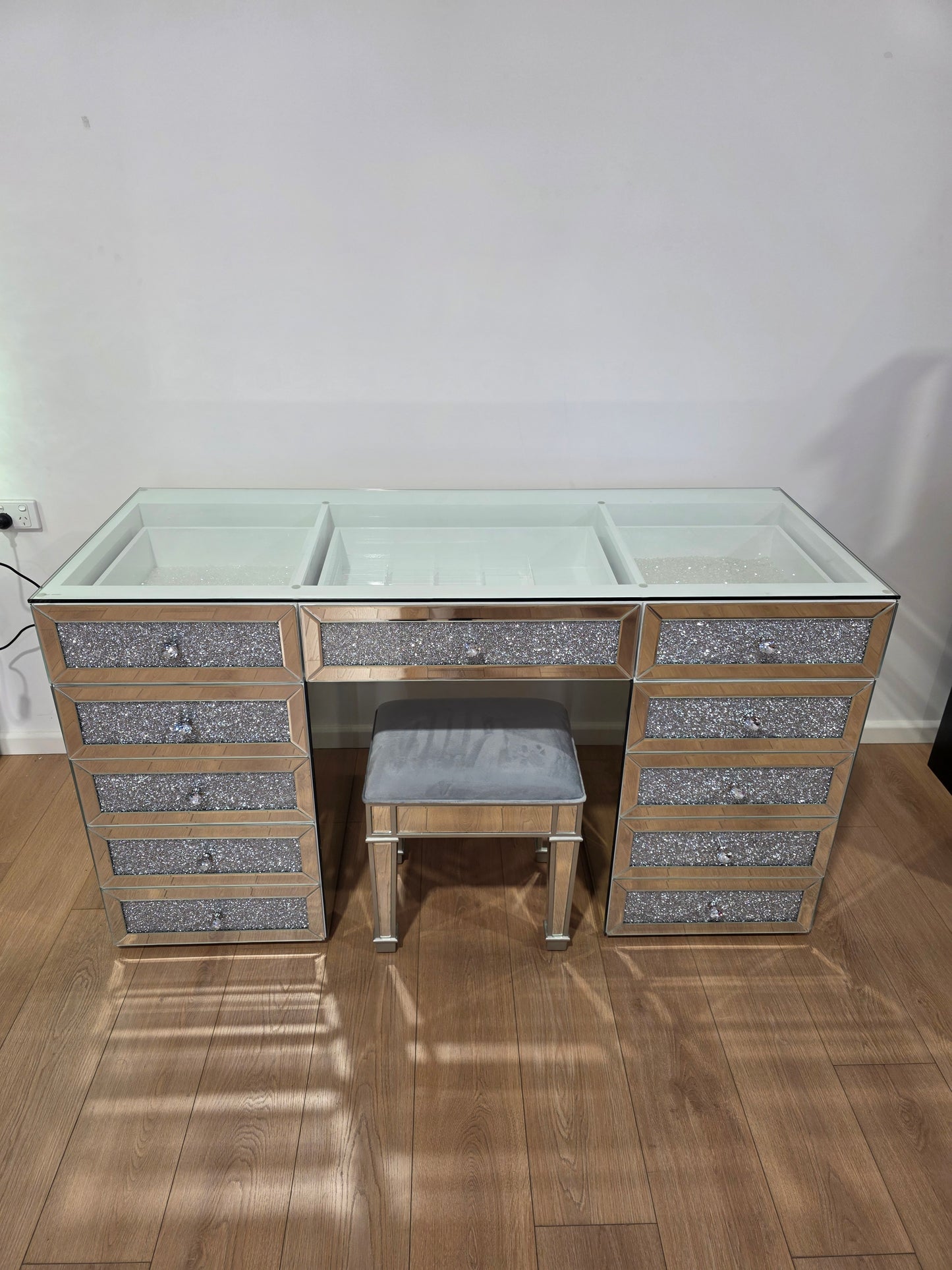 High Quality - L150cm Crushed Diamond Mirrored Table