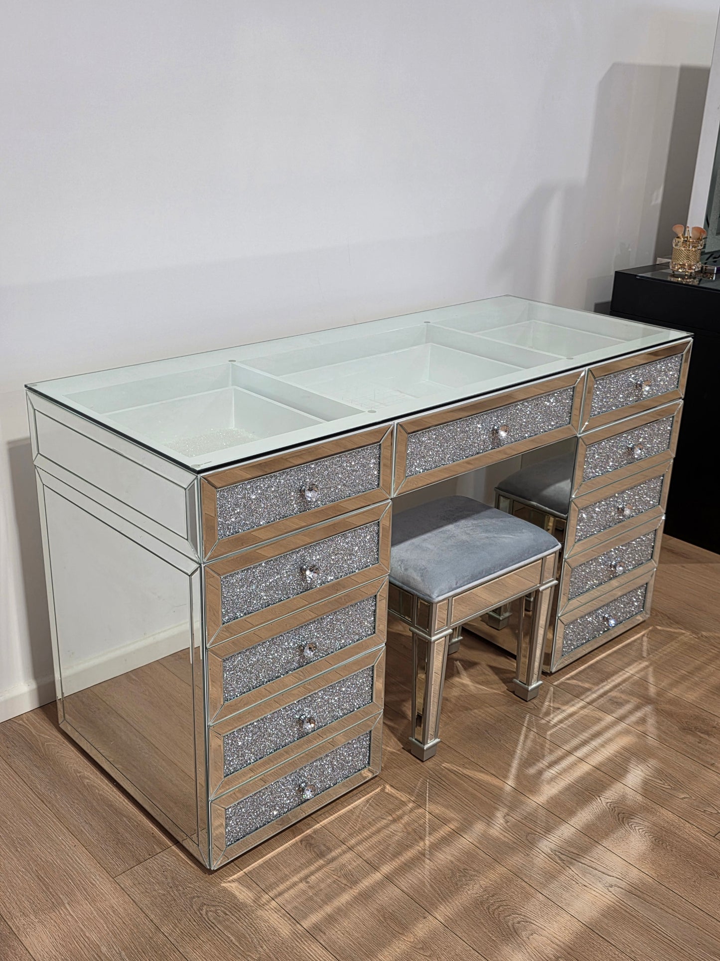 High Quality - L150cm Crushed Diamond Mirrored Table