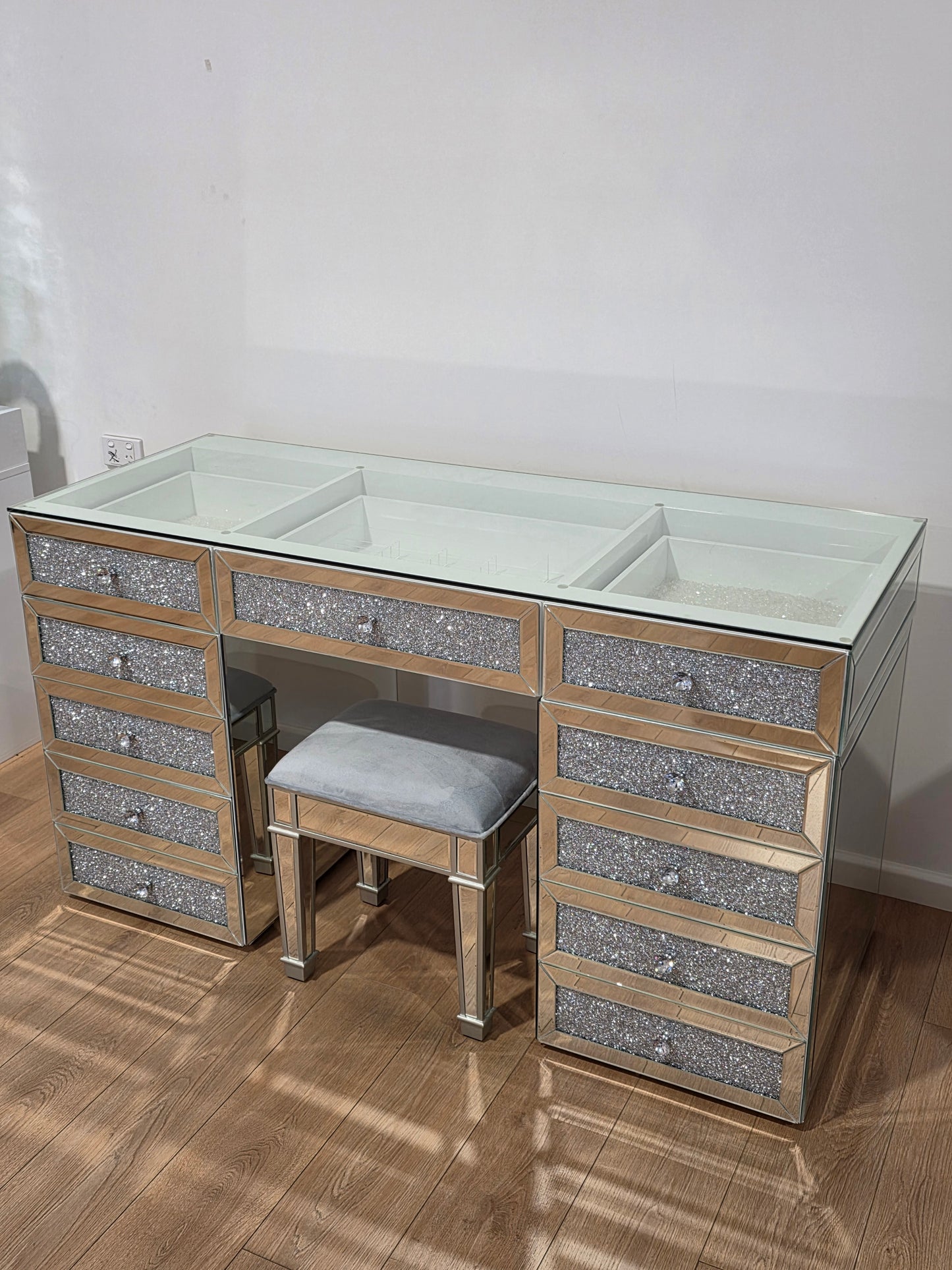 High Quality - L150cm Crushed Diamond Mirrored Table