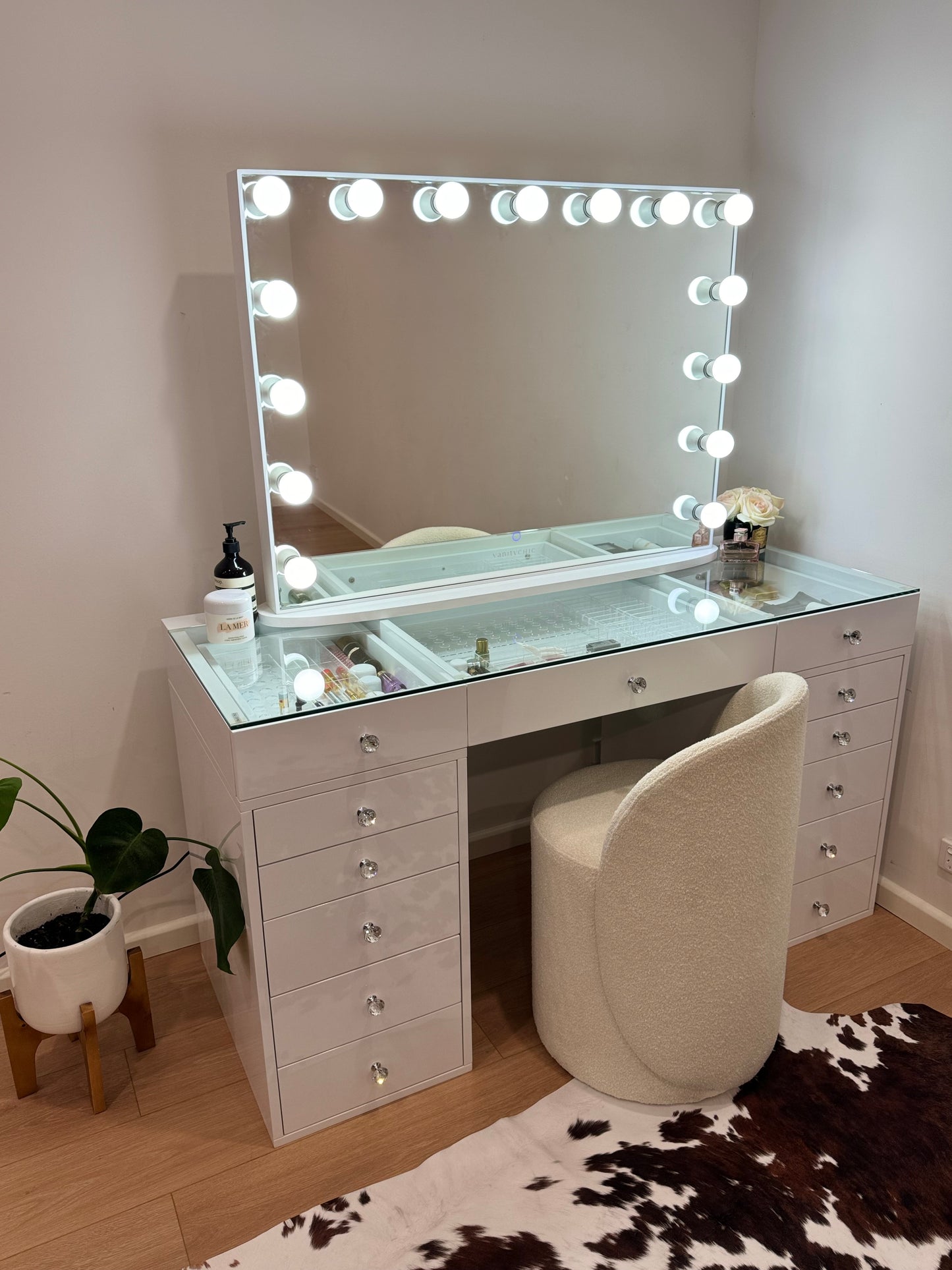 MILA Rose Beauty Station + XL YSABEL Hollywood Makeup Mirror with LED Lights